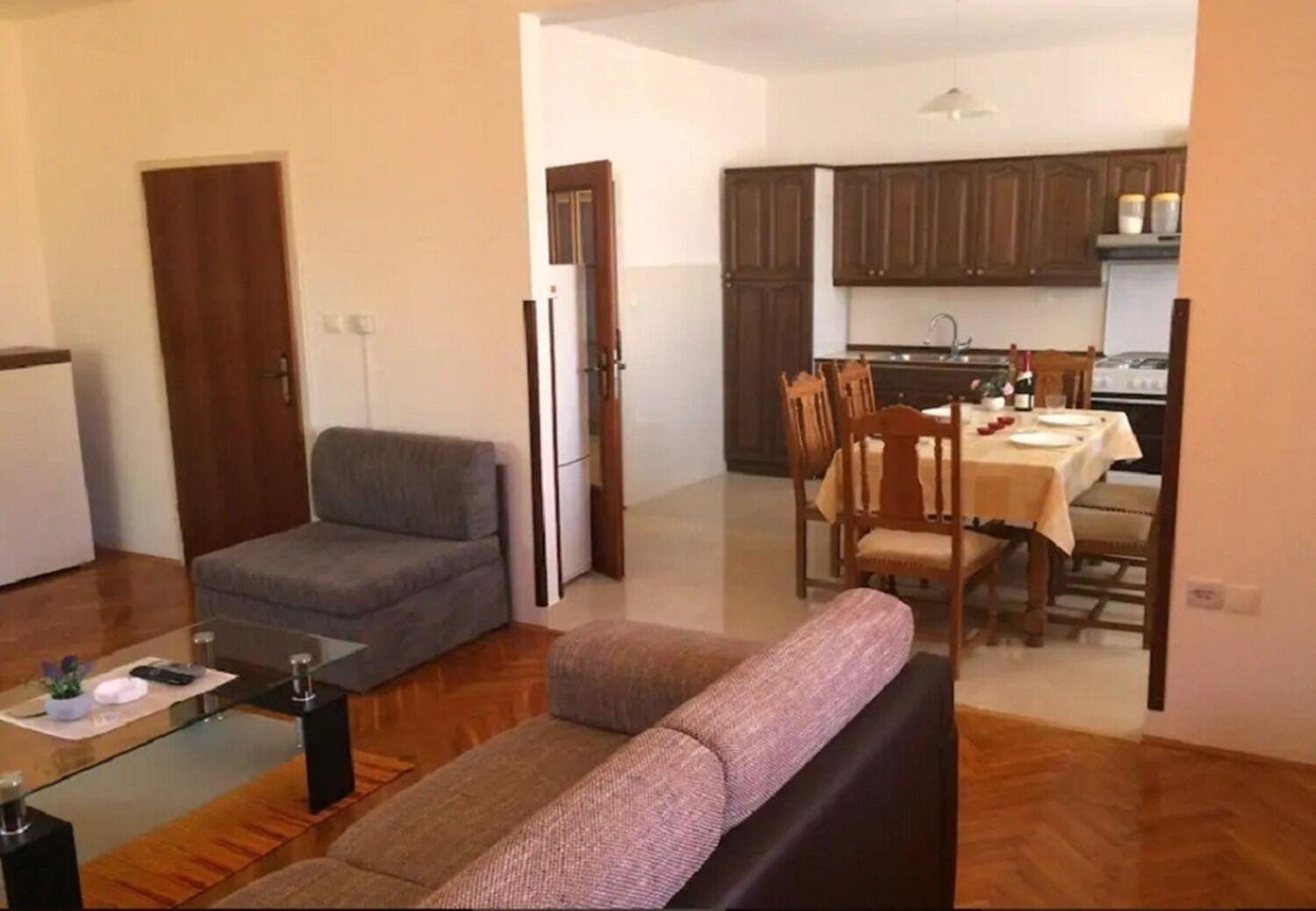 Apartments And Rooms Ognjen - Family Apartments With Free Parking Betina  Esterno foto